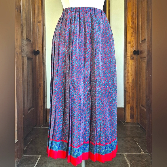 Leslie Fay Dresses & Skirts - Leslie Fay Pleated Skirt Made In USA